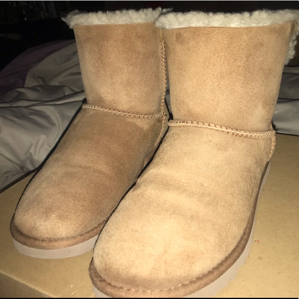 Pretty Bow Ugg’s